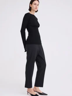 Clue Sweater in Black