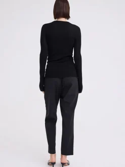 Clue Sweater in Black