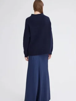 Grayson Sweater in Darkest Navy