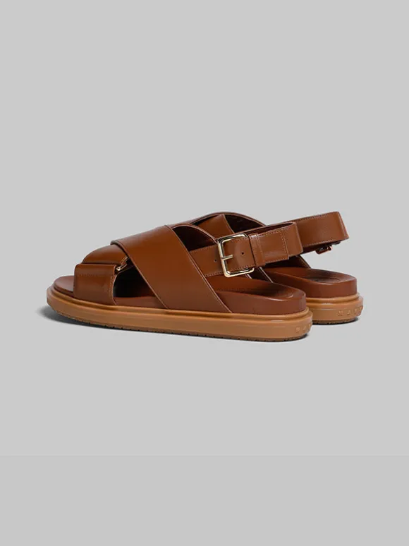 Leather Fusbett Sandal In Gold/Brown