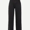 Low Rise Jean in Black