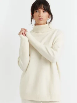 The Relaxed Polo in Cream